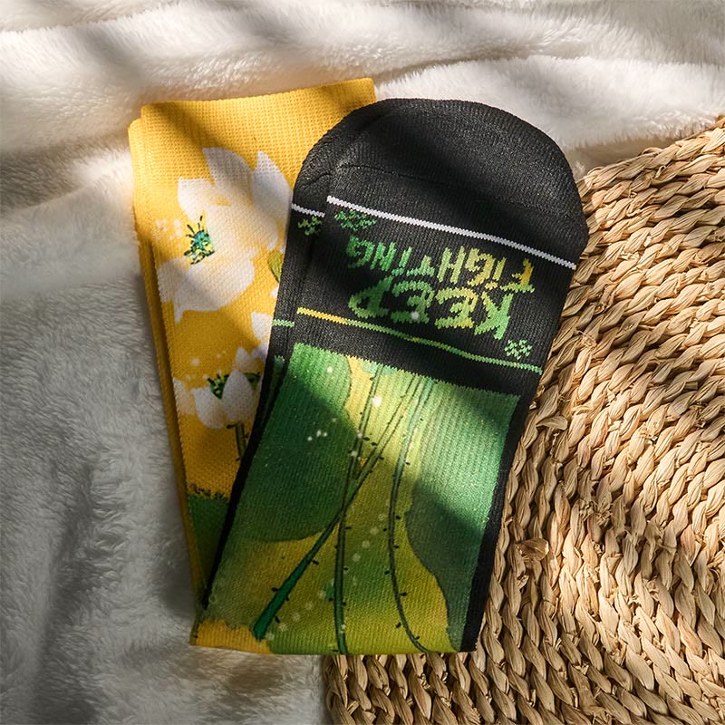 Buddha Stones Casual Beige Lotus Flowers Leaves Micro Crew Men Women Unisex Socks - image 4