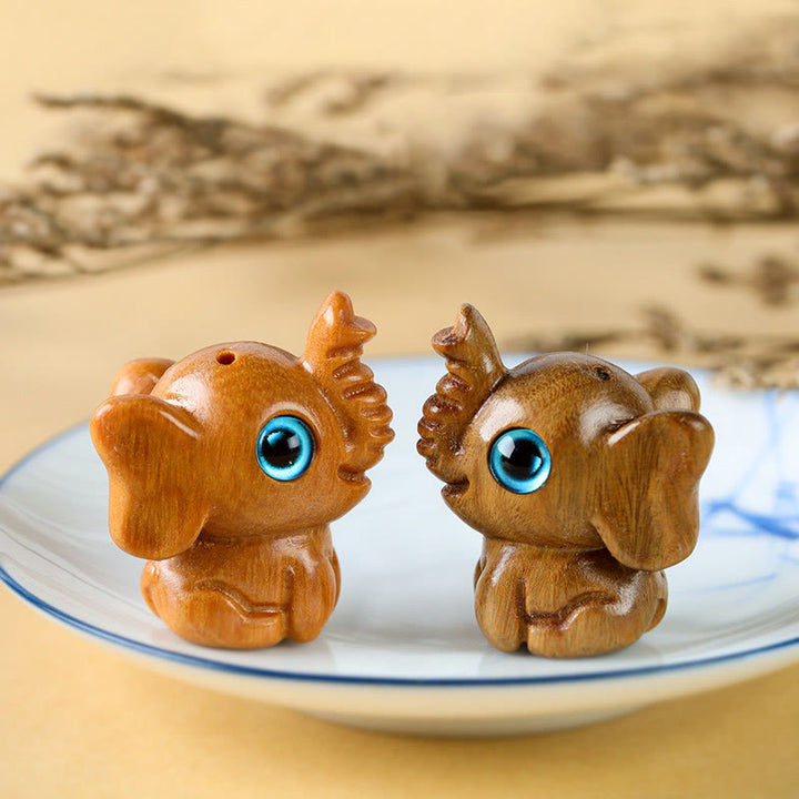 Buddha Stones Sandalwood Small Leaf Red Sandalwood Green Sandalwood Lucky Mini Elephant Carved Protection Decoration - image 0